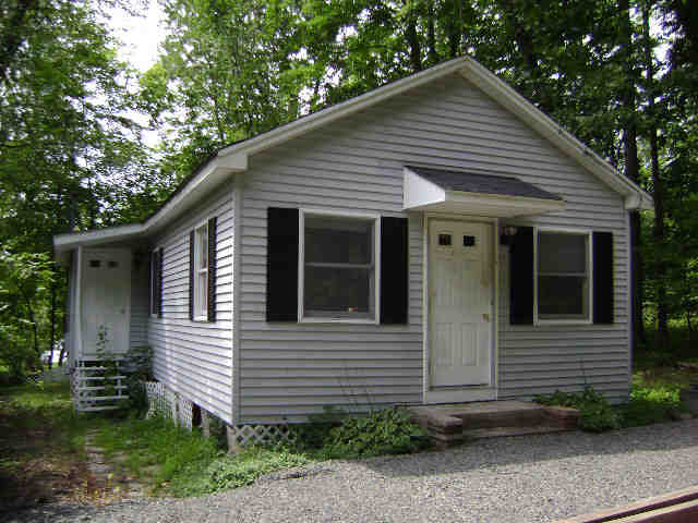 Building photograph for 101 LAKEVIEW DR